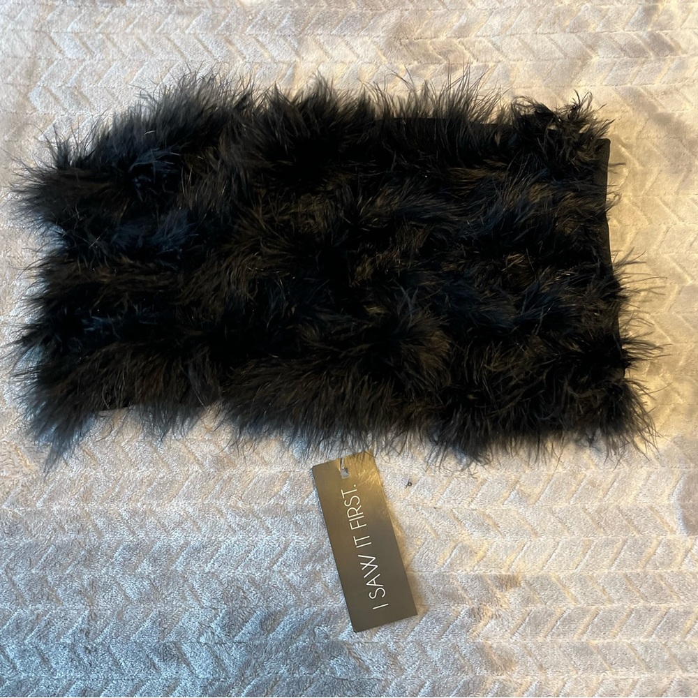 ISAWITFIRST faux fur bandeau top- SIZE 8